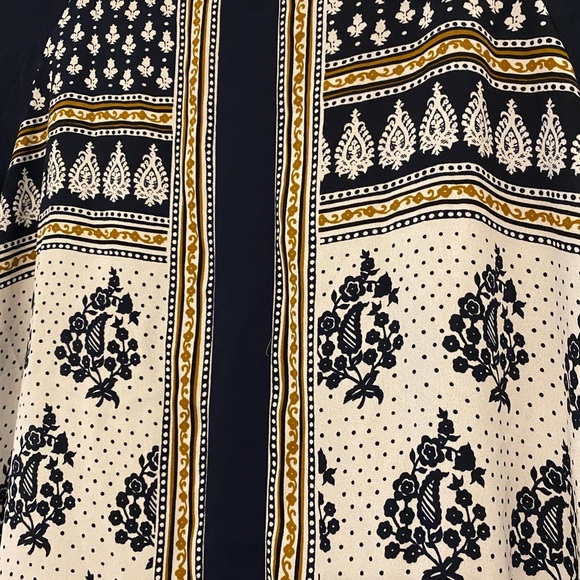 LOFT Navy and White Floral Blouse - Picture 2 of 4